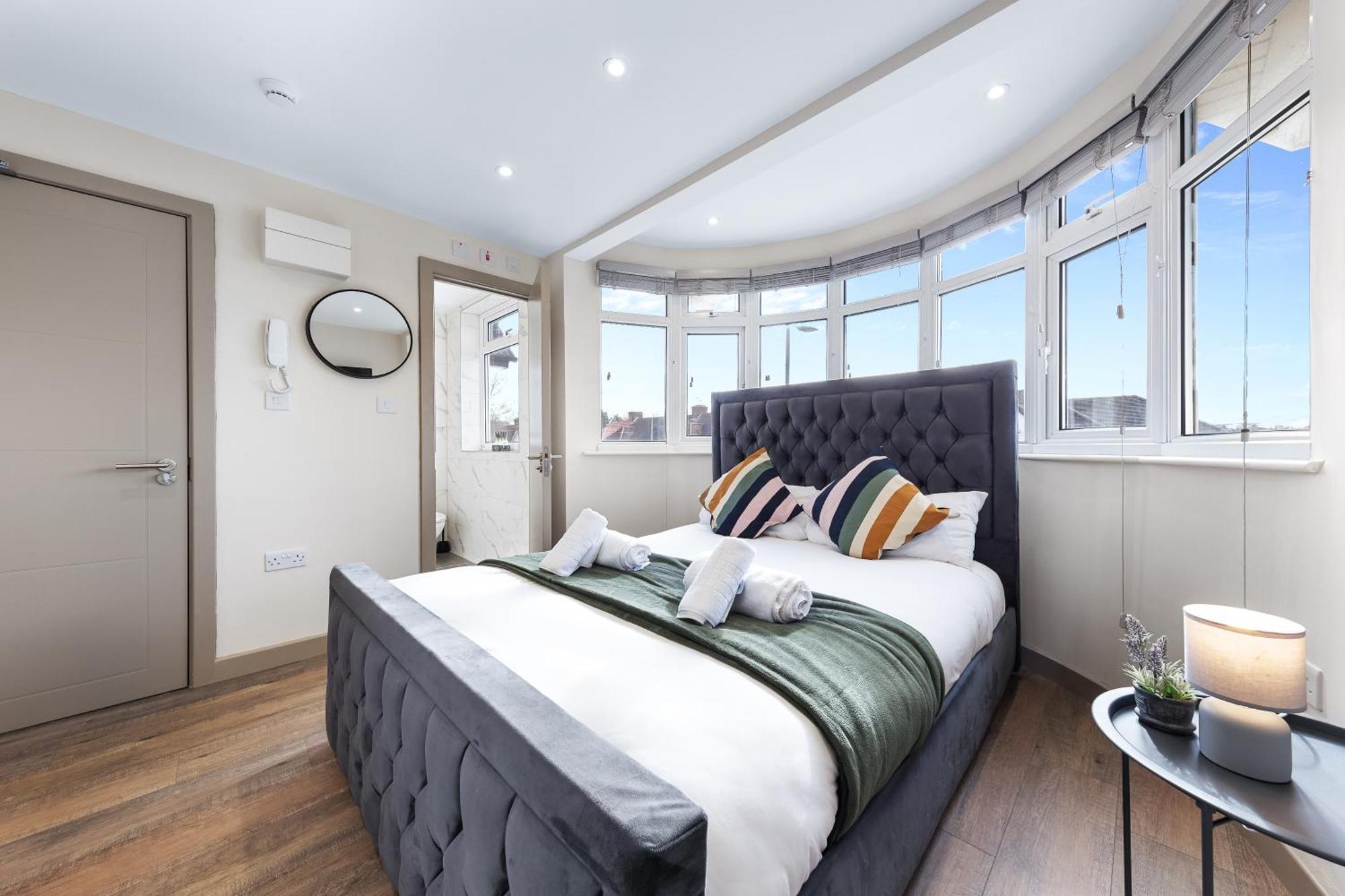 Serviced Ensuite Modern Studio - Sleeps 2 - Near Wembley Stadium - Good Transport Link To Central London - Harrow Ha3 Hatch End Экстерьер фото