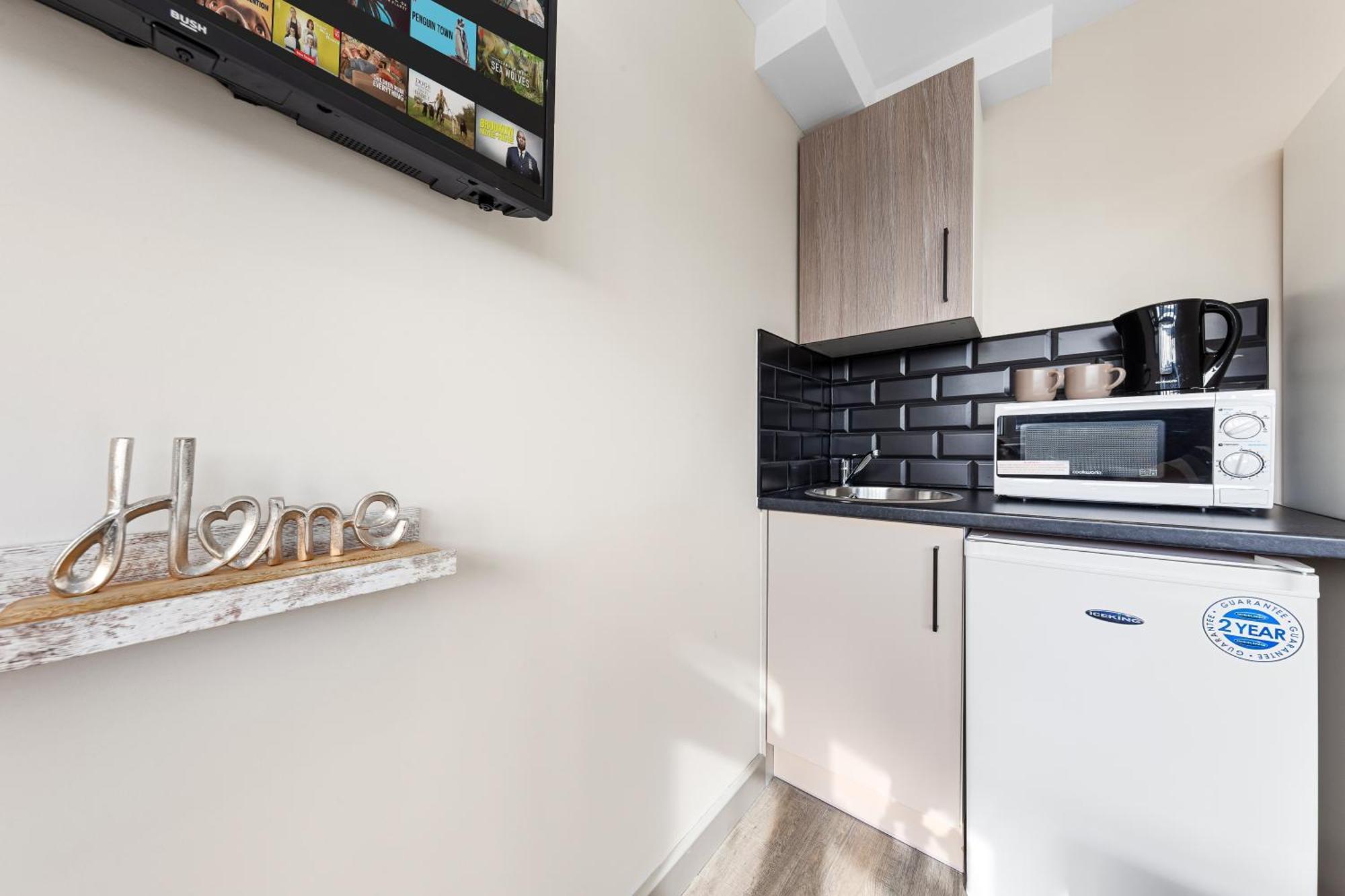 Serviced Ensuite Modern Studio - Sleeps 2 - Near Wembley Stadium - Good Transport Link To Central London - Harrow Ha3 Hatch End Экстерьер фото